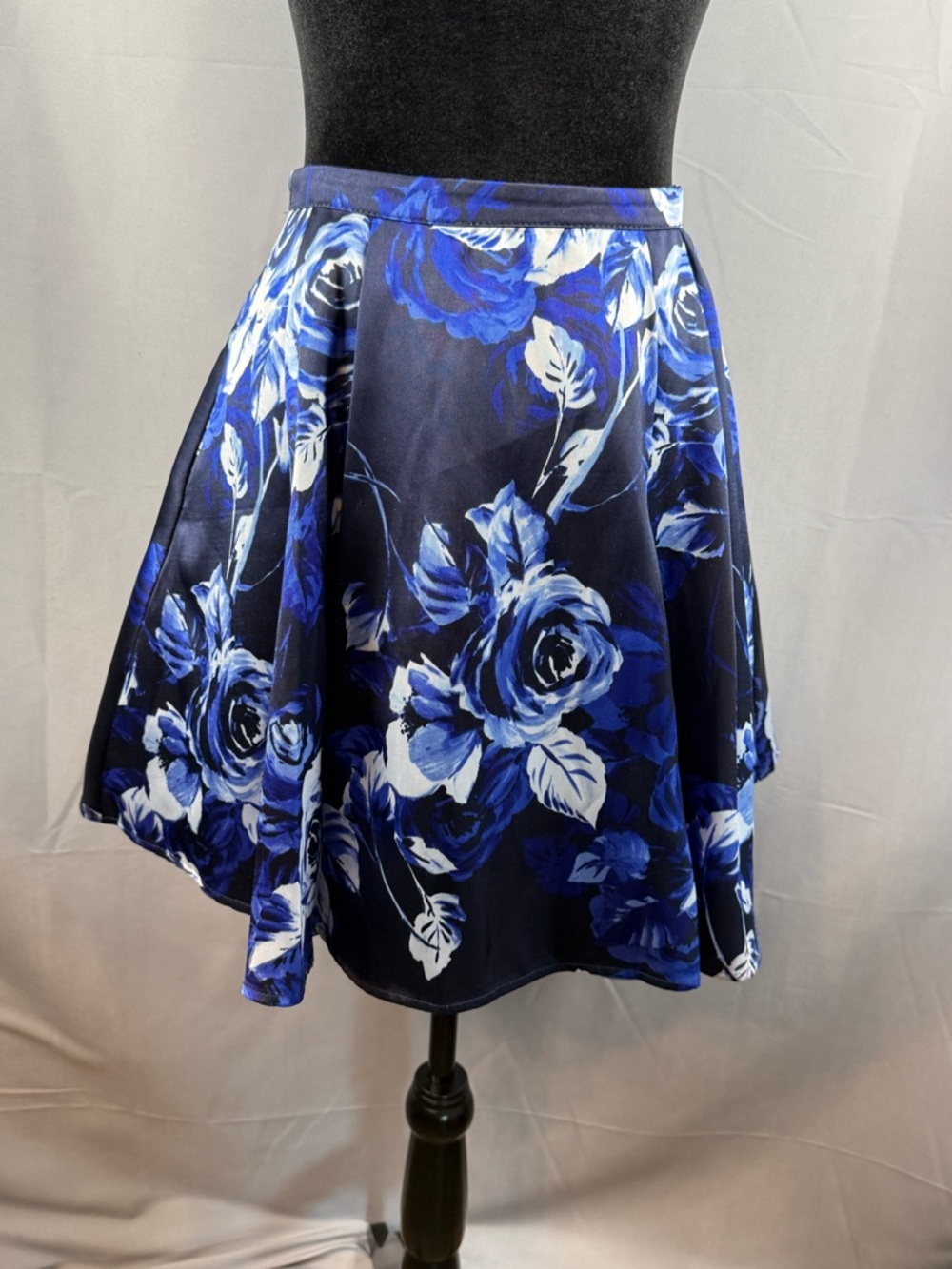 Sequin Hearts Blue Floral Skater Skirt Size 3 Fit & Flare Mini